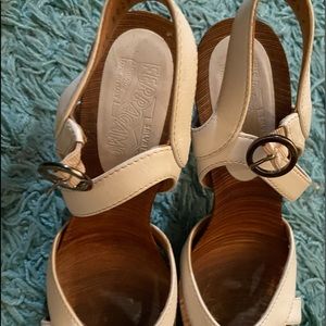 Ferragamo 7.5 shoes that still has a lot of life left